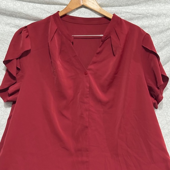 red woman blouse size 3x with collar and v shape neck - Picture 4 of 6
